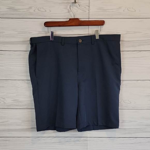 Haggar Men's Navy Blue Shorts Flat Panel Size  42 - Picture 1 of 12